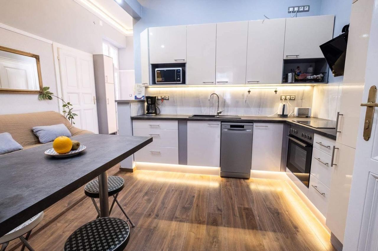 V6 Apartment By Small Home Budapest Luaran gambar