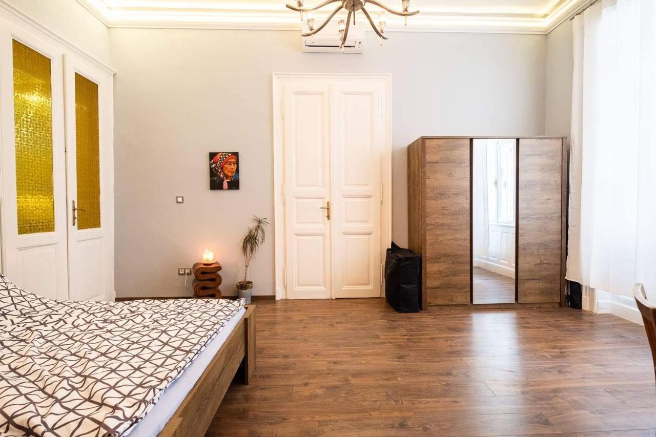 V6 Apartment By Small Home Budapest Luaran gambar